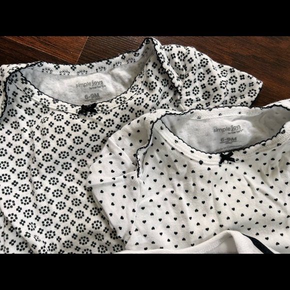 Black and white onesie bundle - Picture 2 of 3